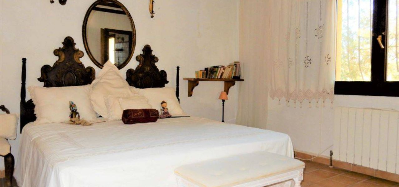 Finca-con-gran-parcela-en-La-Sella-10