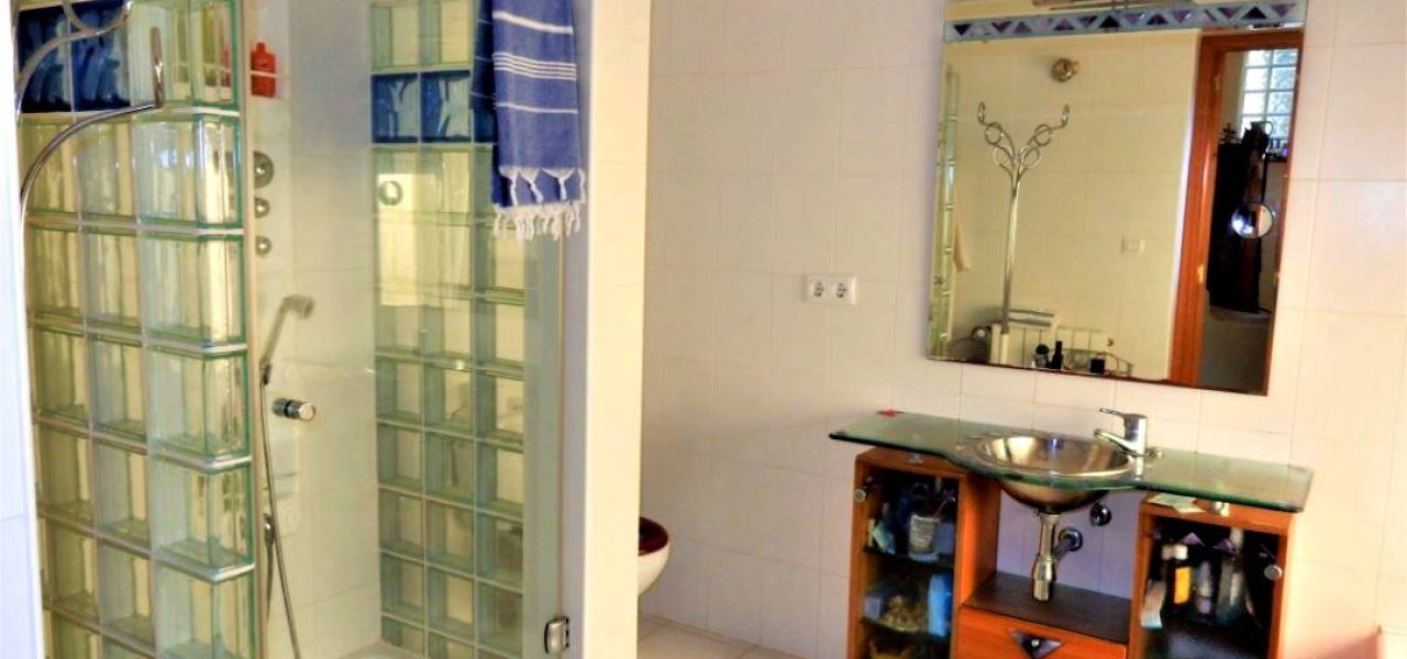 Finca-con-gran-parcela-en-La-Sella-14