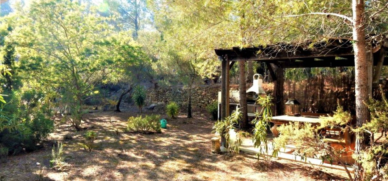 Finca-con-gran-parcela-en-La-Sella-15