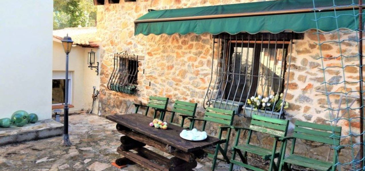 Finca-con-gran-parcela-en-La-Sella-16