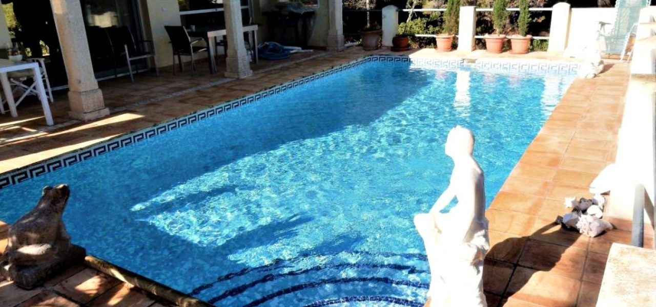 Finca-con-gran-parcela-en-La-Sella-2