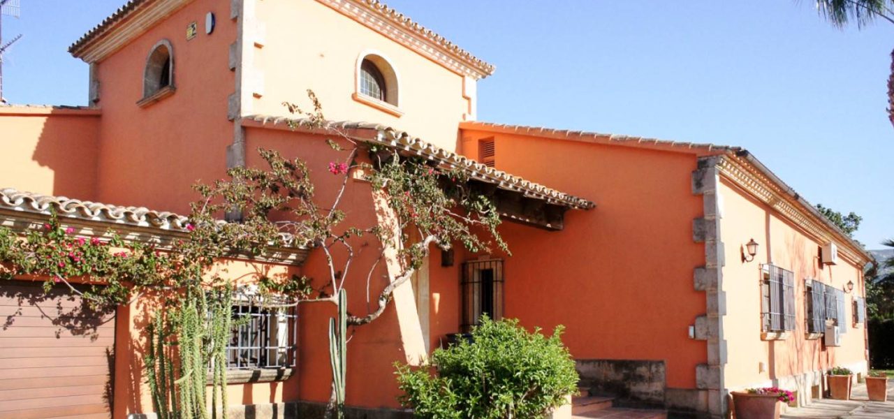 Gran-villa-de-estilo-tradicional-2