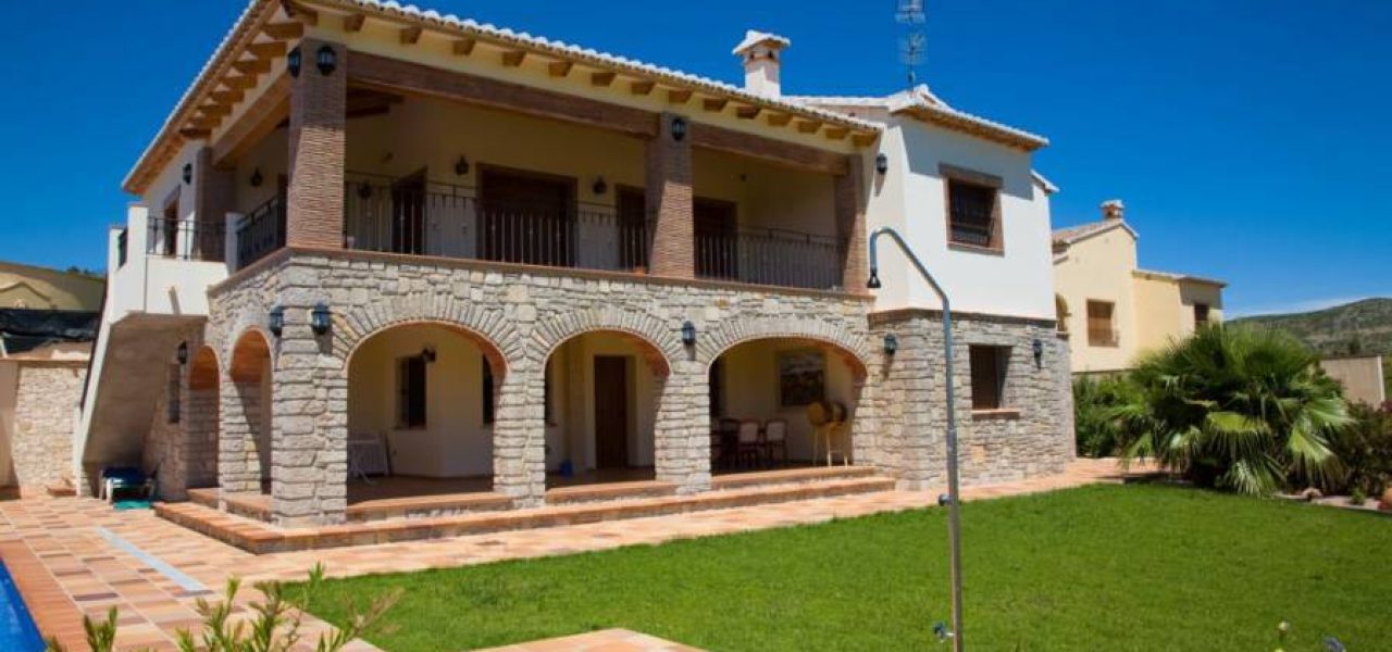 Villa-de-estilo-mediteraneo-con-vistas-al-mar-21